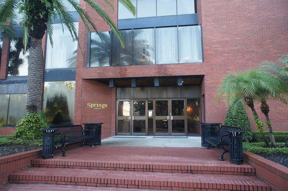 Great Office Space inside an active Real Estate office, Private Office, Conference Room, Break area 24/7 access, Great attractive Building
and location, right off I-4 and State Rd. 434, Ideal for an Insurance Agent, Home Inspector or Lawyer.