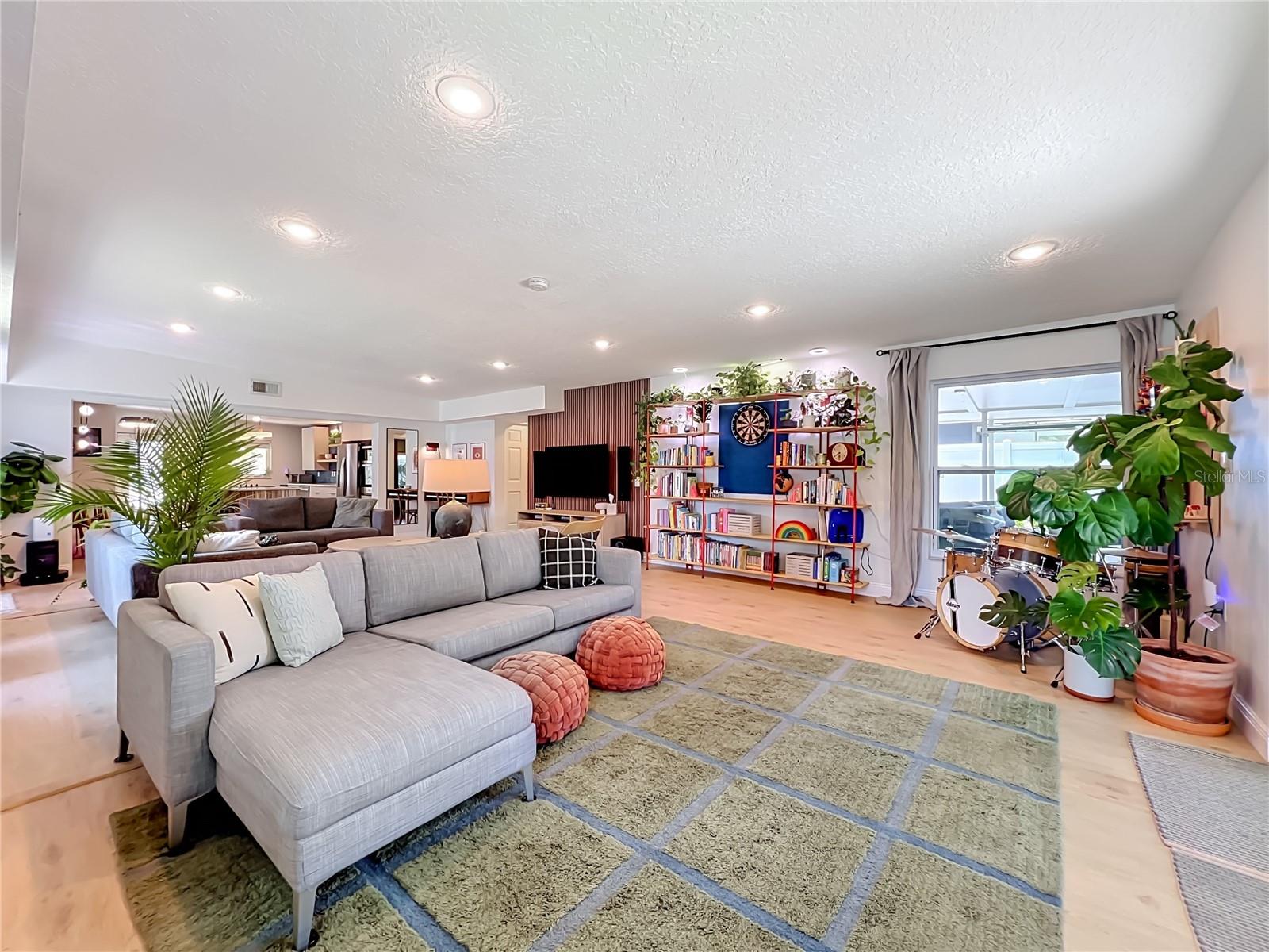 SHORES LAKE KILLARNEY - Residential