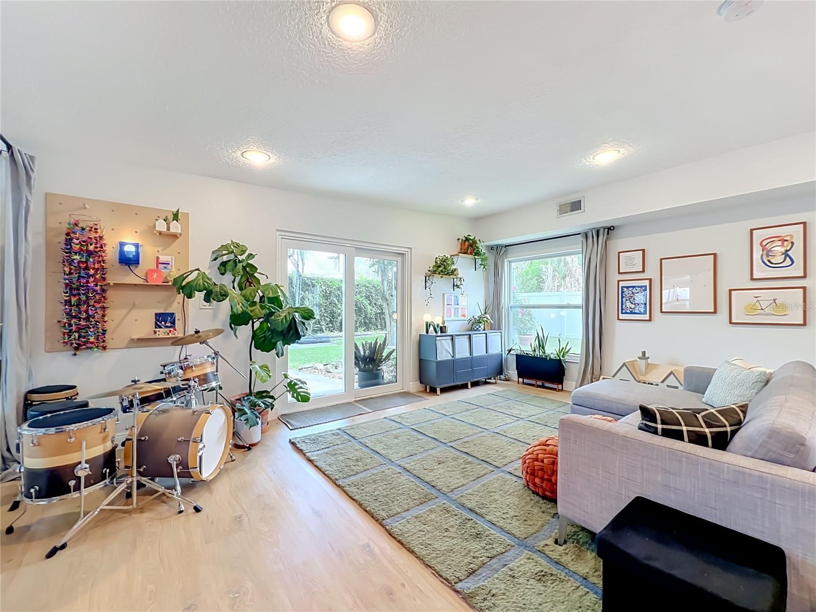 SHORES LAKE KILLARNEY - Residential