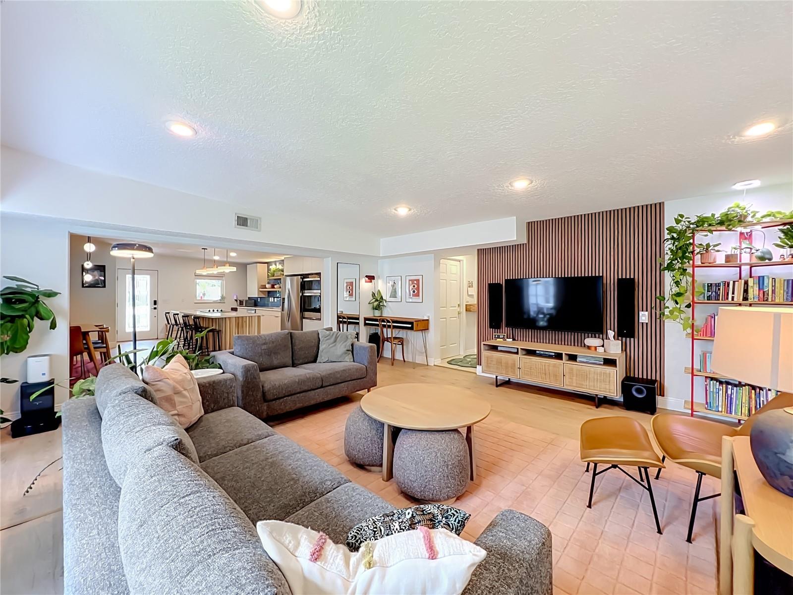 SHORES LAKE KILLARNEY - Residential