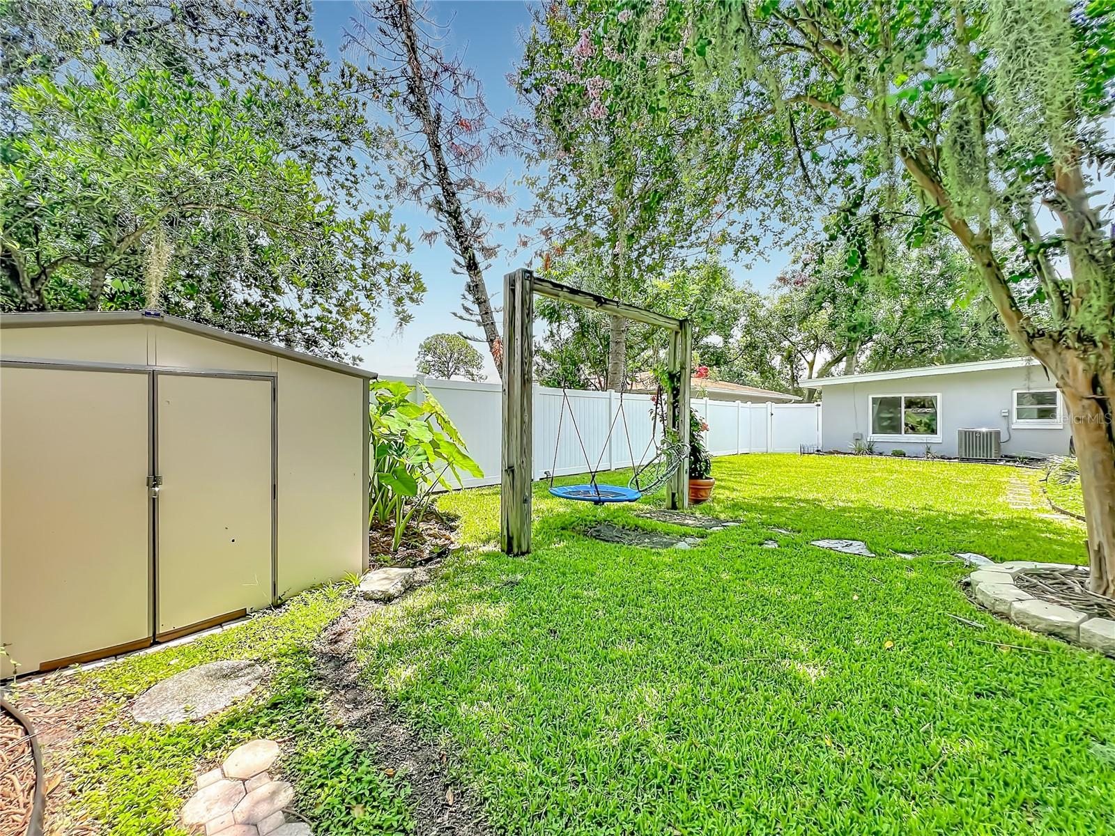 SHORES LAKE KILLARNEY - Residential