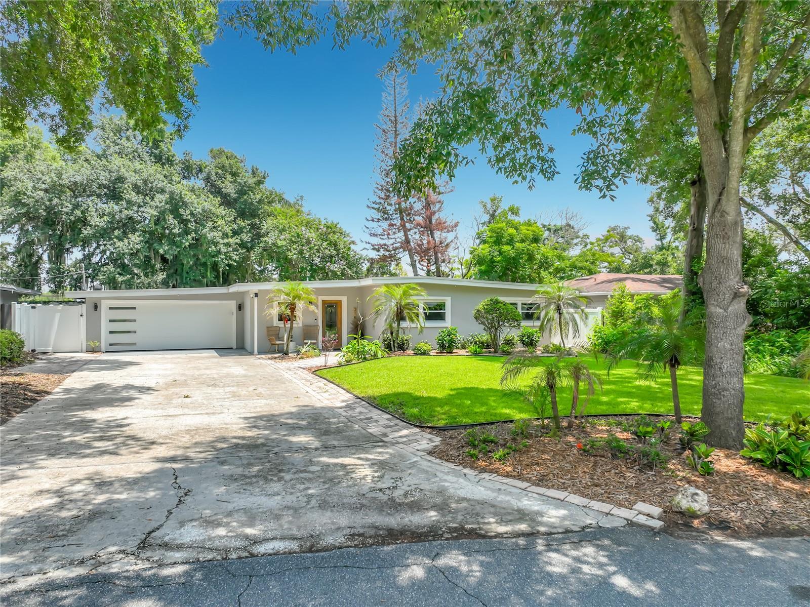 SHORES LAKE KILLARNEY - Residential