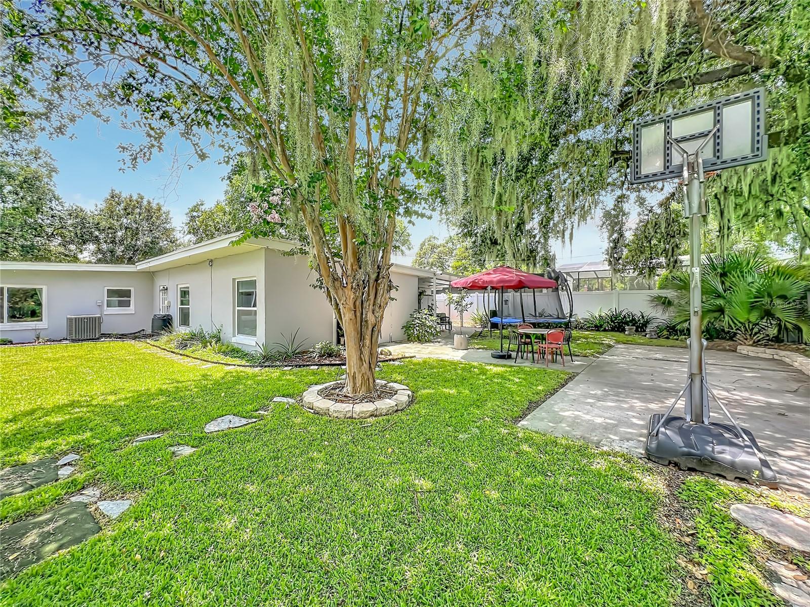 SHORES LAKE KILLARNEY - Residential