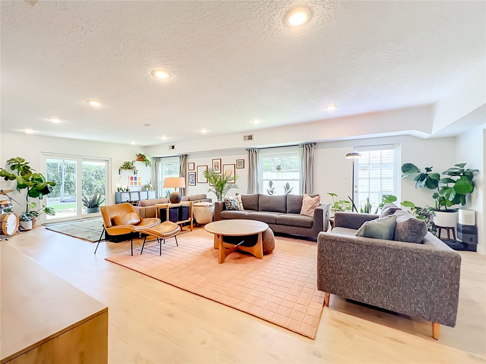 SHORES LAKE KILLARNEY - Residential