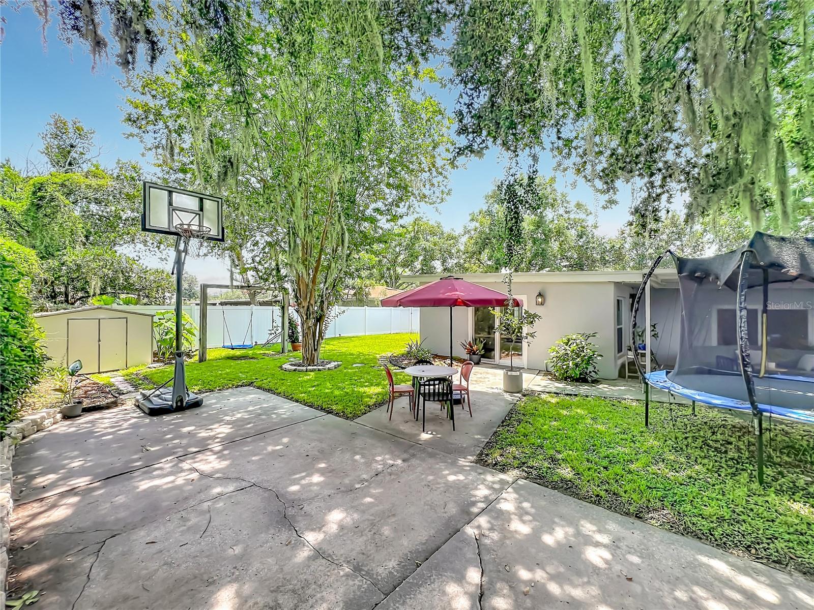 SHORES LAKE KILLARNEY - Residential