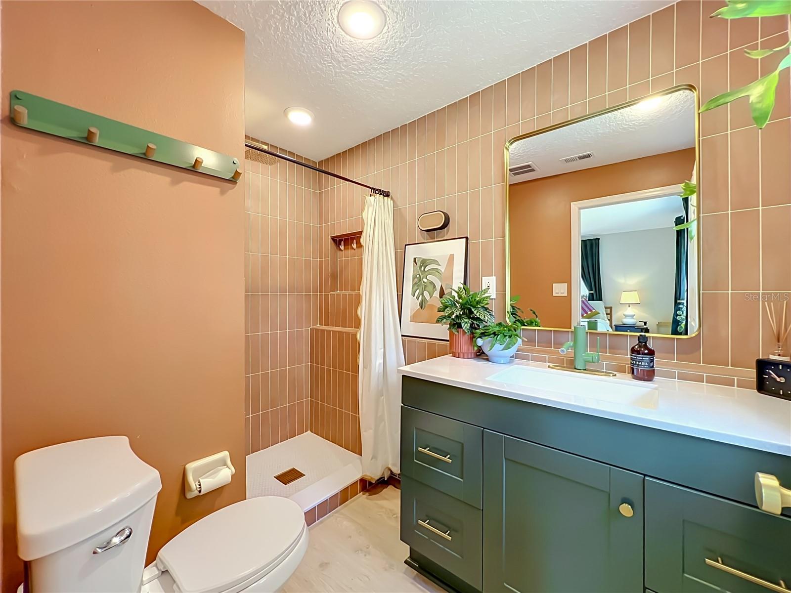 SHORES LAKE KILLARNEY - Residential