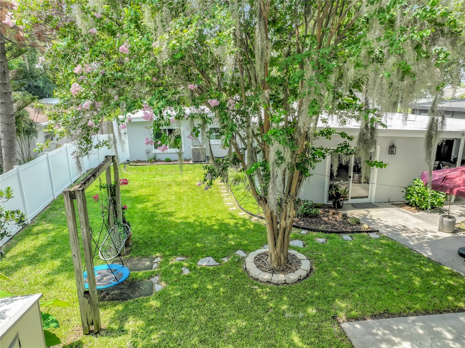 SHORES LAKE KILLARNEY - Residential