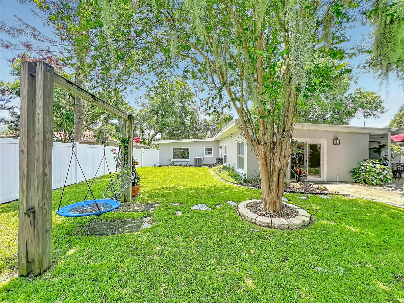 SHORES LAKE KILLARNEY - Residential