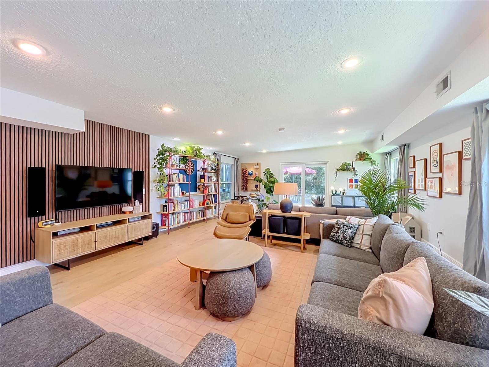 SHORES LAKE KILLARNEY - Residential