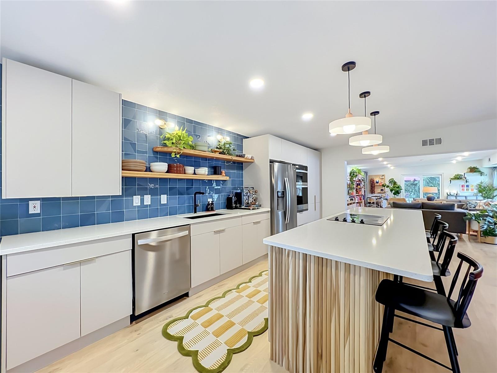 SHORES LAKE KILLARNEY - Residential