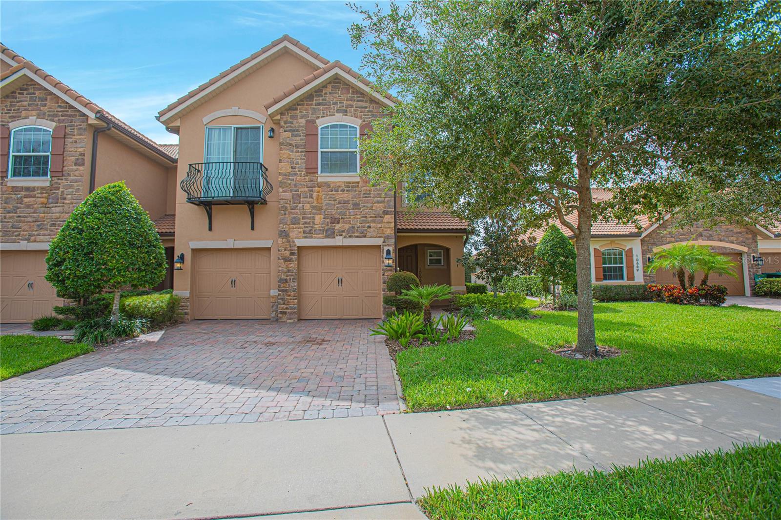 EAGLE CREEK VILLAGE - Residential Lease
