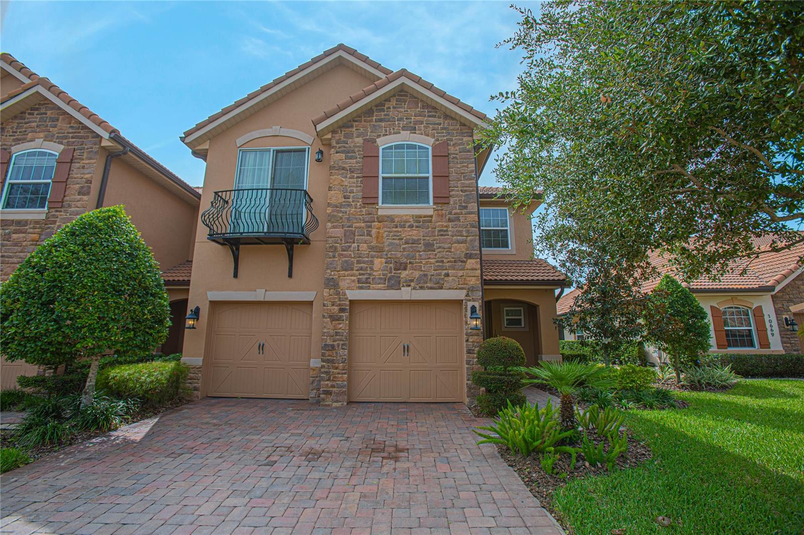 EAGLE CREEK VILLAGE - Residential Lease