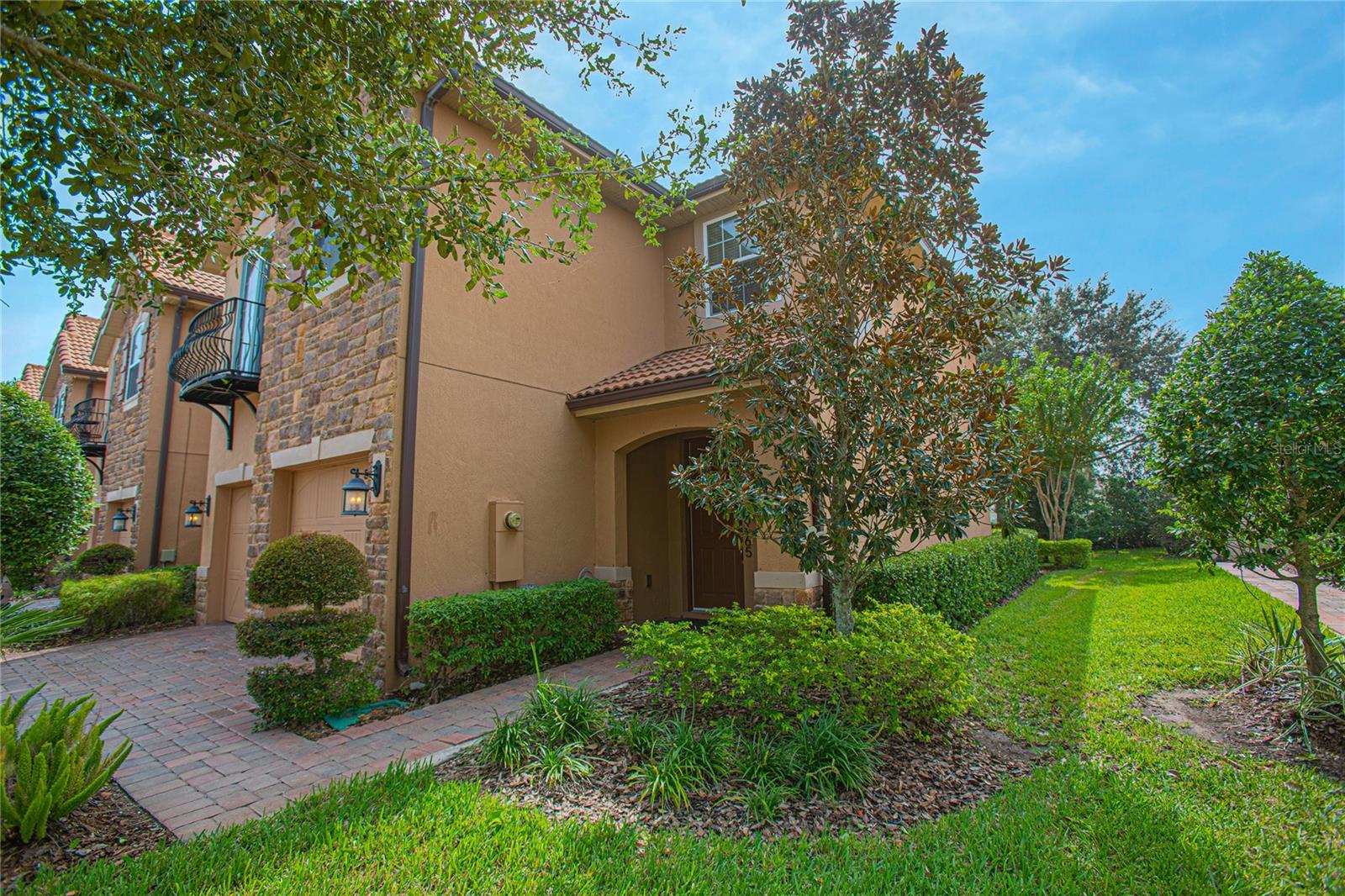 EAGLE CREEK VILLAGE - Residential Lease