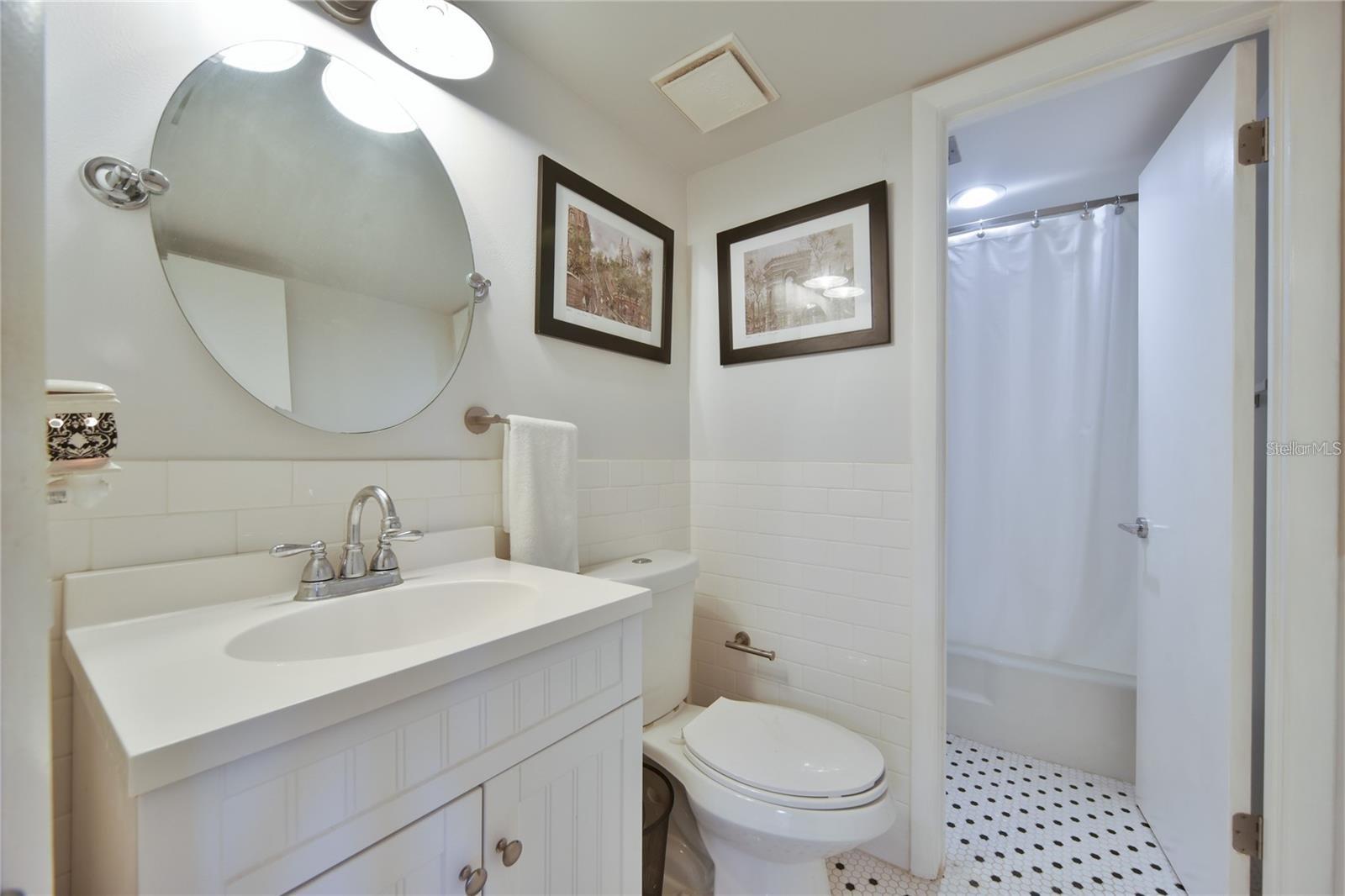 TWIN LAKES VILLAGE WEST CONDO - Residential