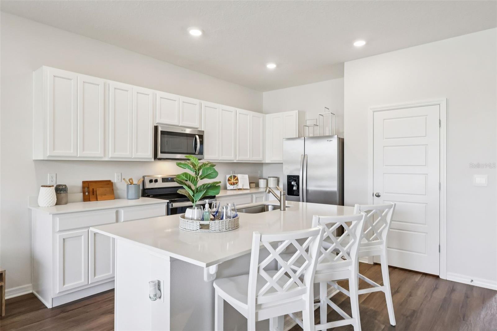 HARMONY ON LAKE ELOISE - Residential