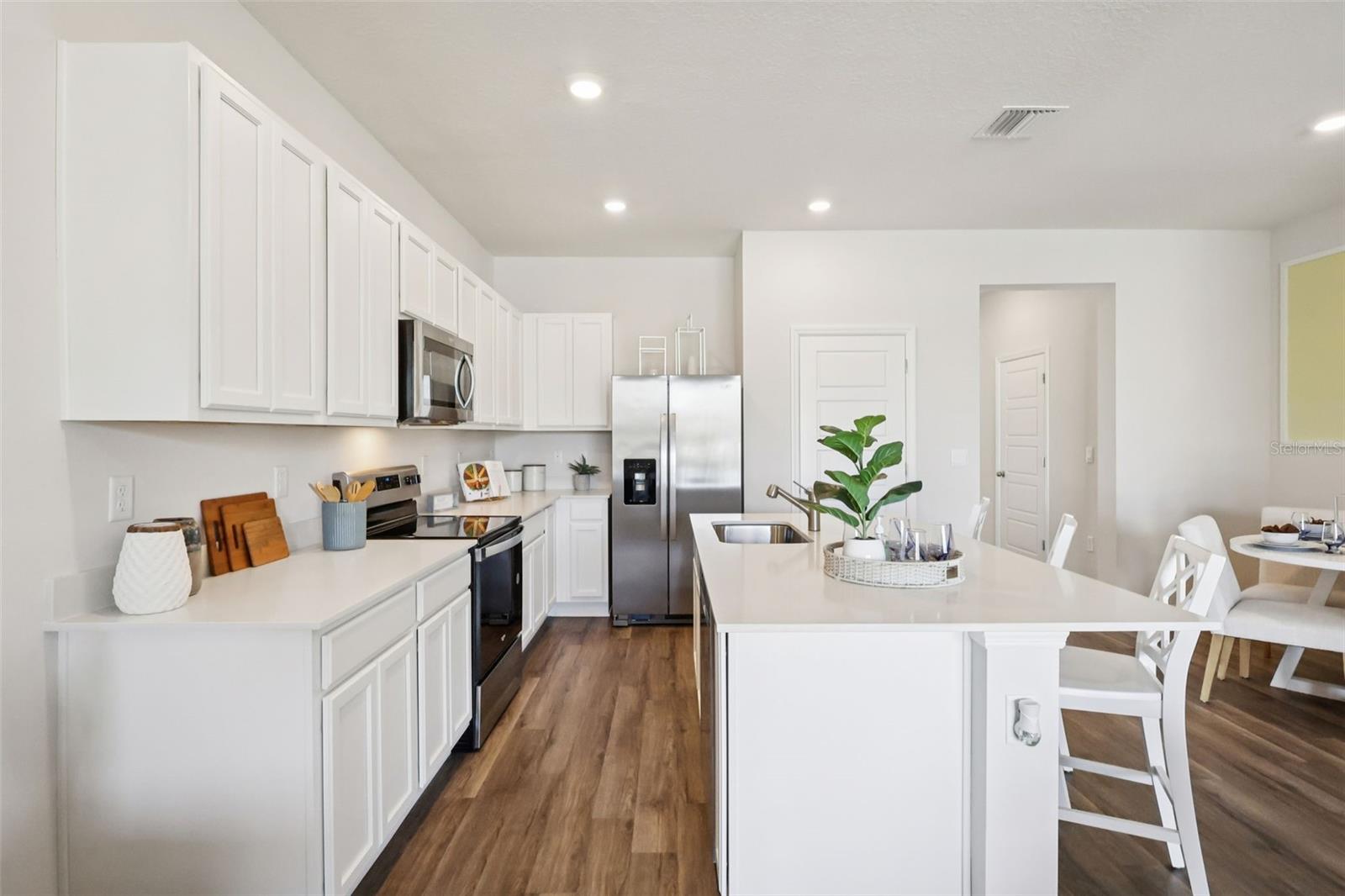 HARMONY ON LAKE ELOISE - Residential