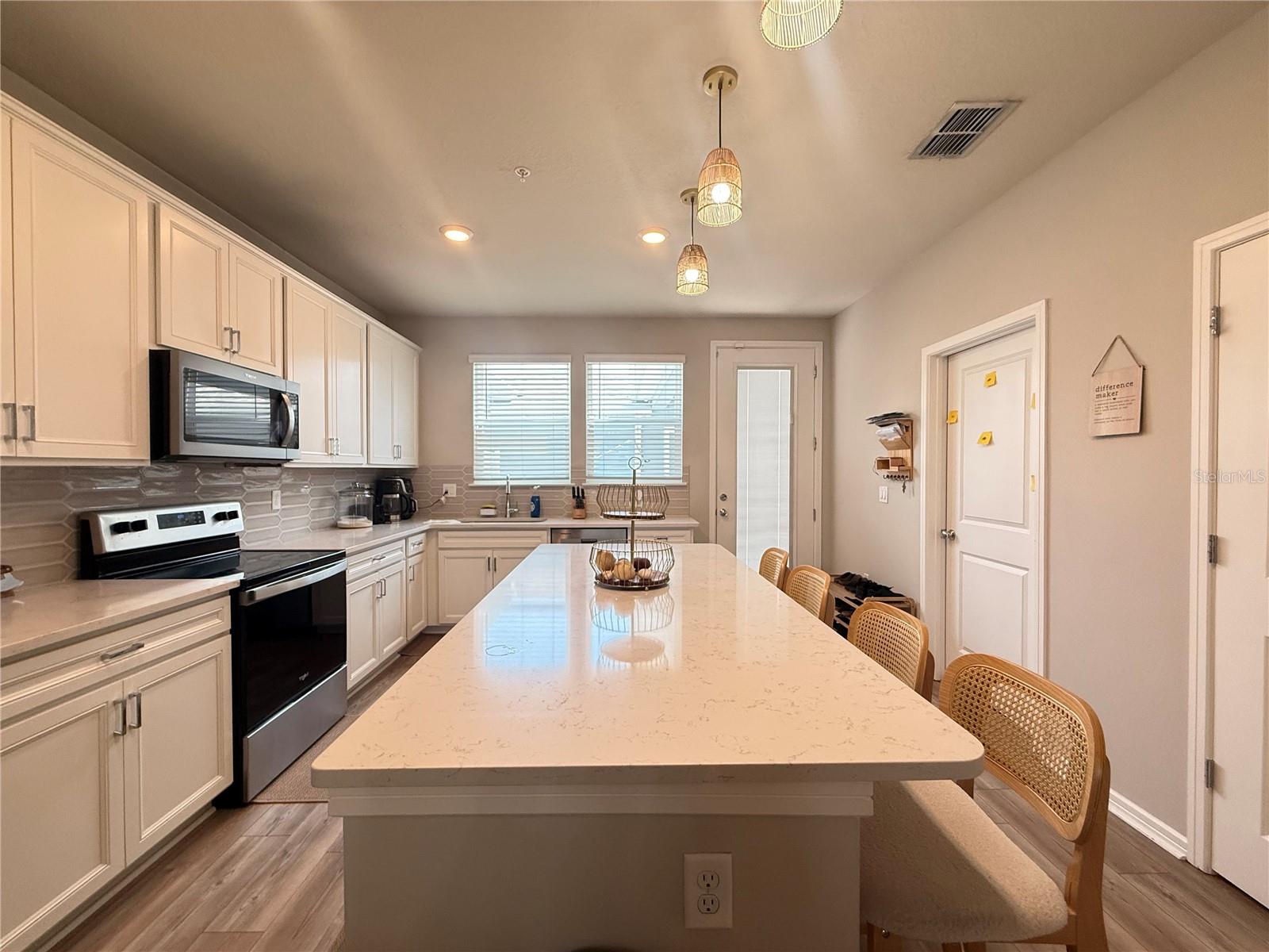 ISLES/LK NONA PH 3B - Residential Lease