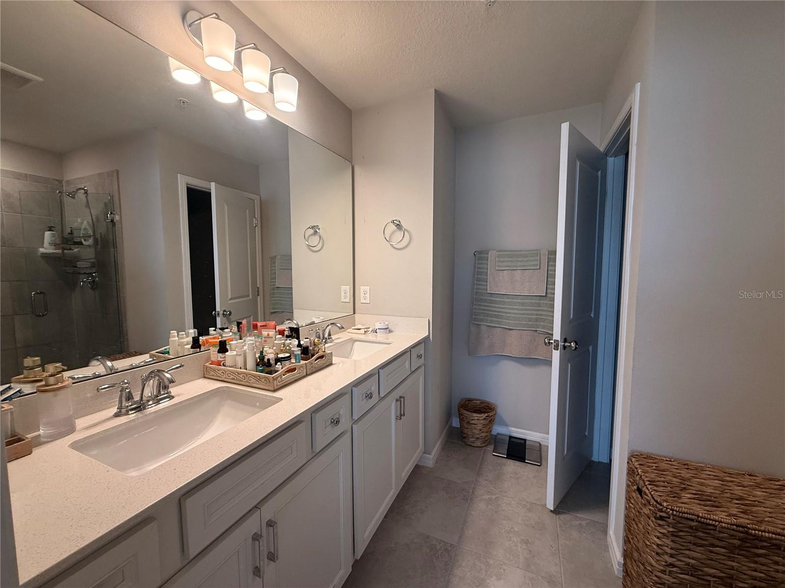 ISLES/LK NONA PH 3B - Residential Lease