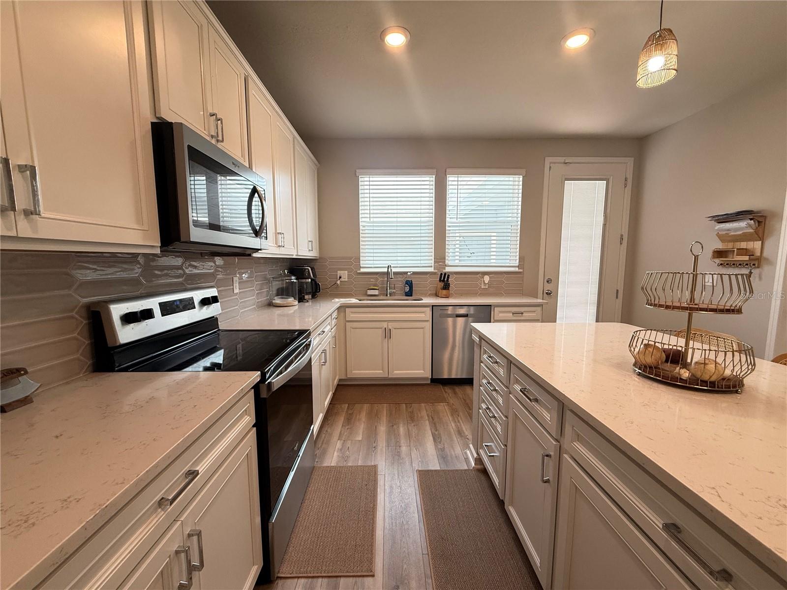 ISLES/LK NONA PH 3B - Residential Lease