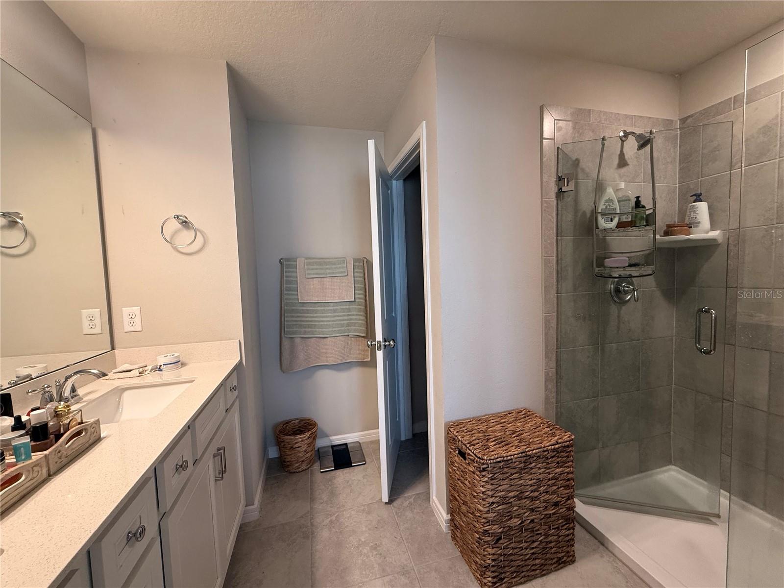 ISLES/LK NONA PH 3B - Residential Lease