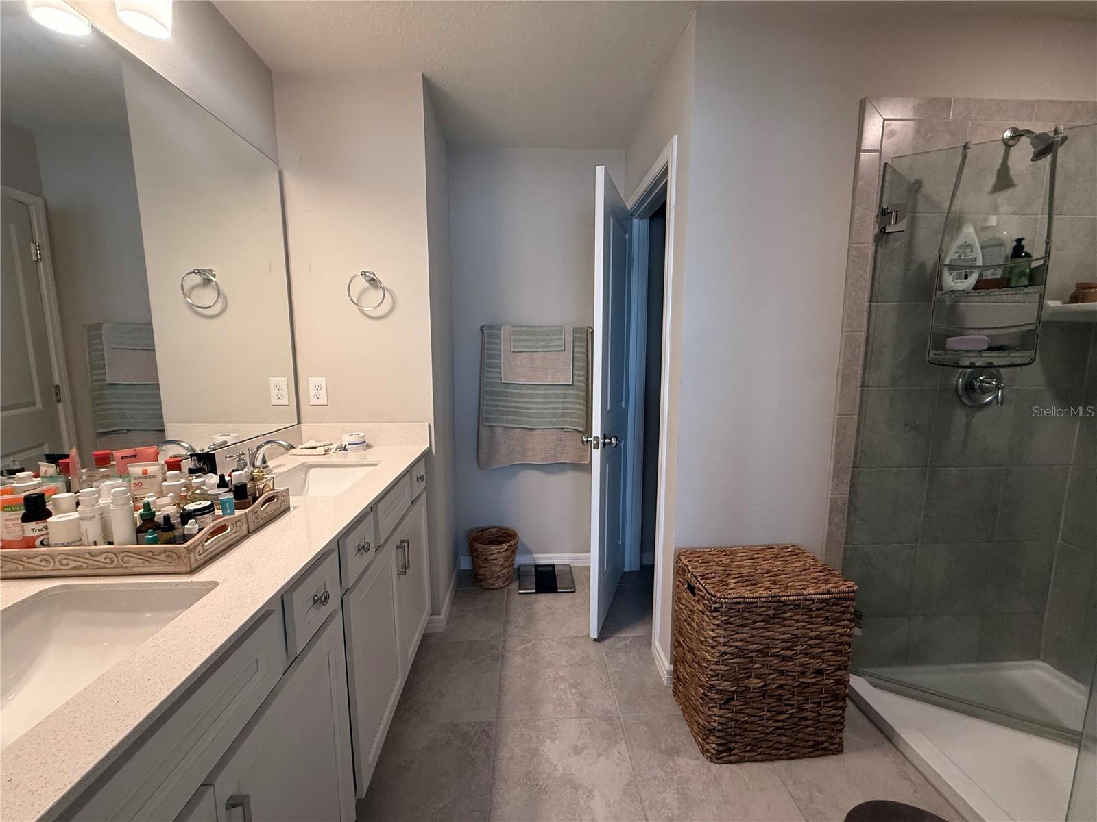 ISLES/LK NONA PH 3B - Residential Lease