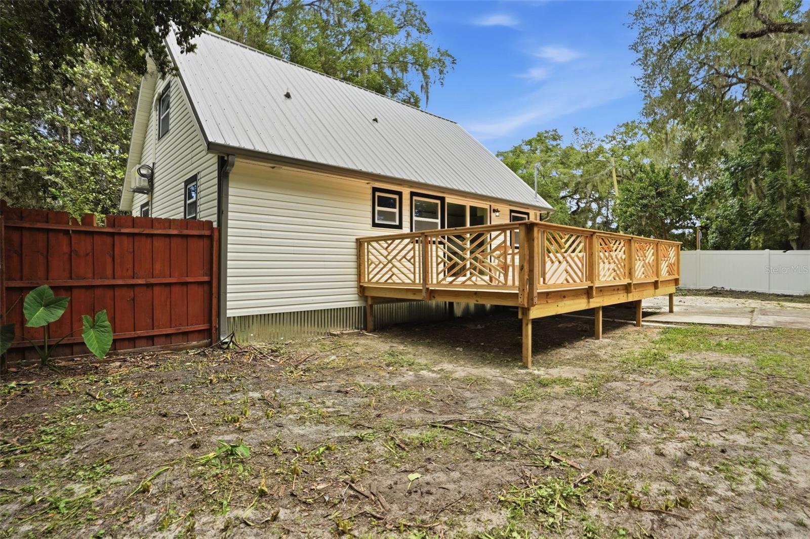 LAKE LINDSEY CITY - Residential