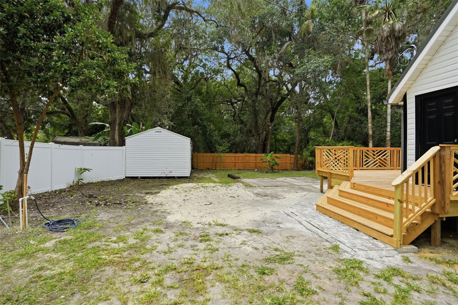 LAKE LINDSEY CITY - Residential