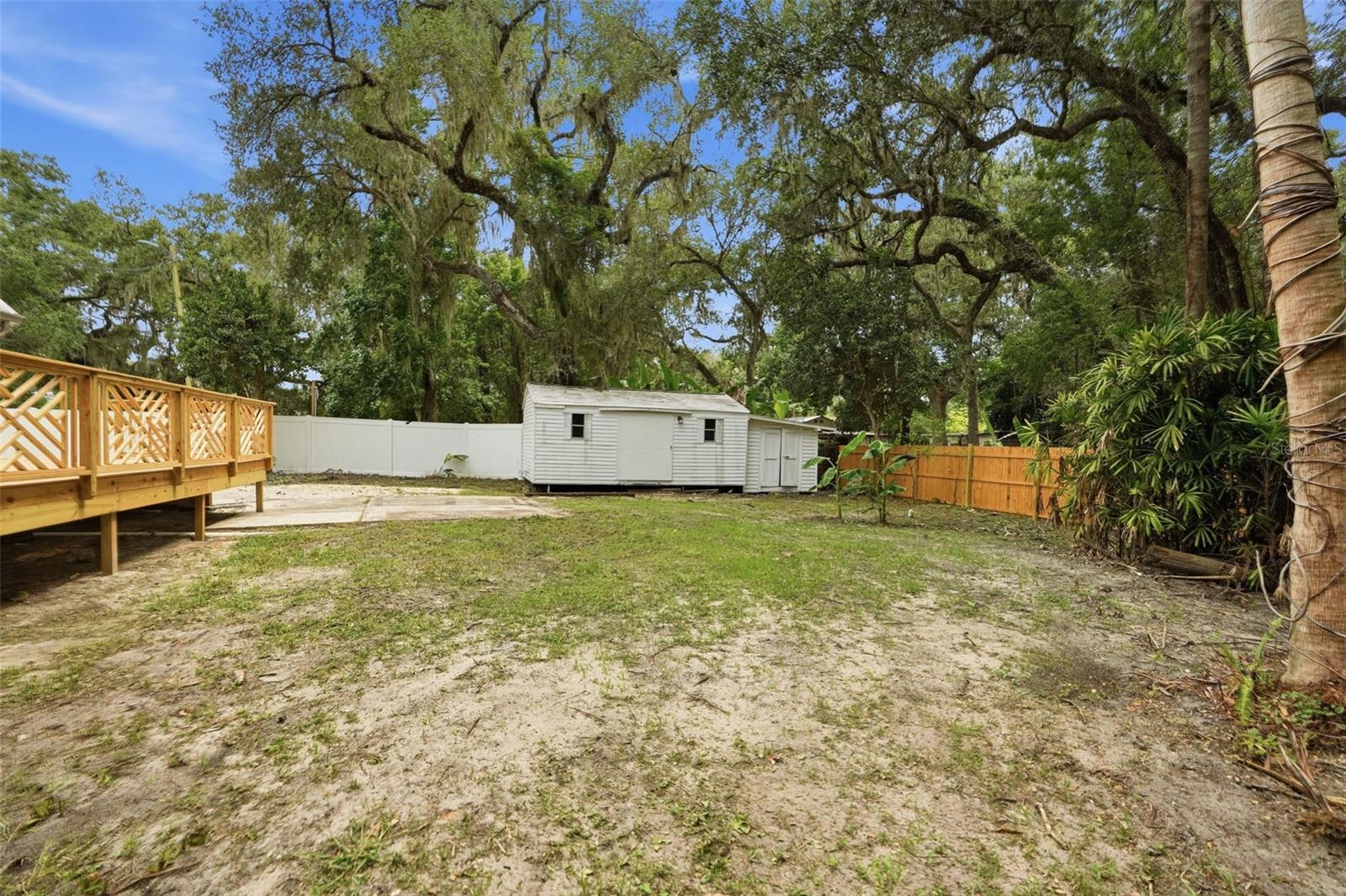 LAKE LINDSEY CITY - Residential