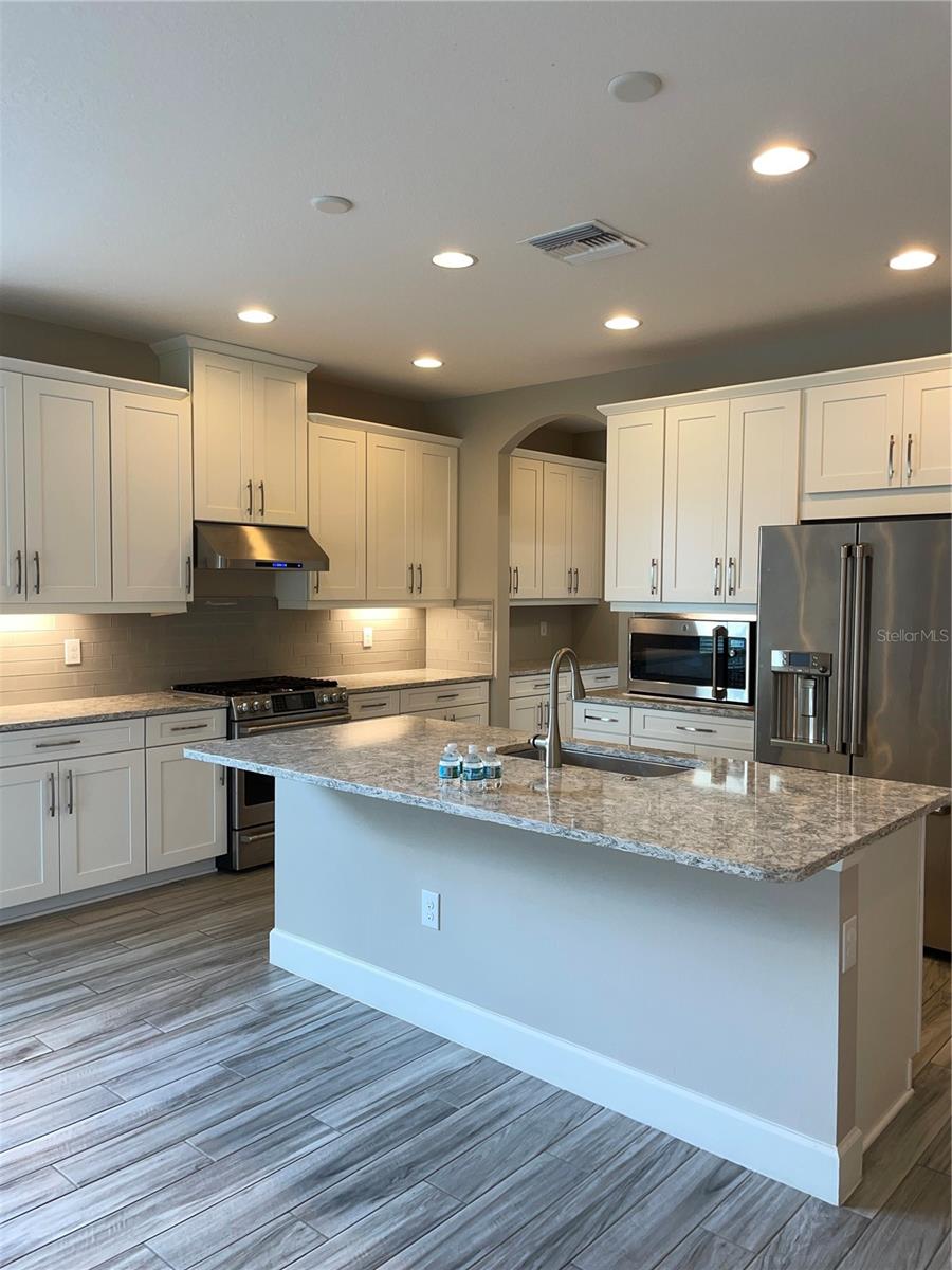 LOT 334, ARBOR LAKES ON PALMER RANCH PHA - Residential Lease