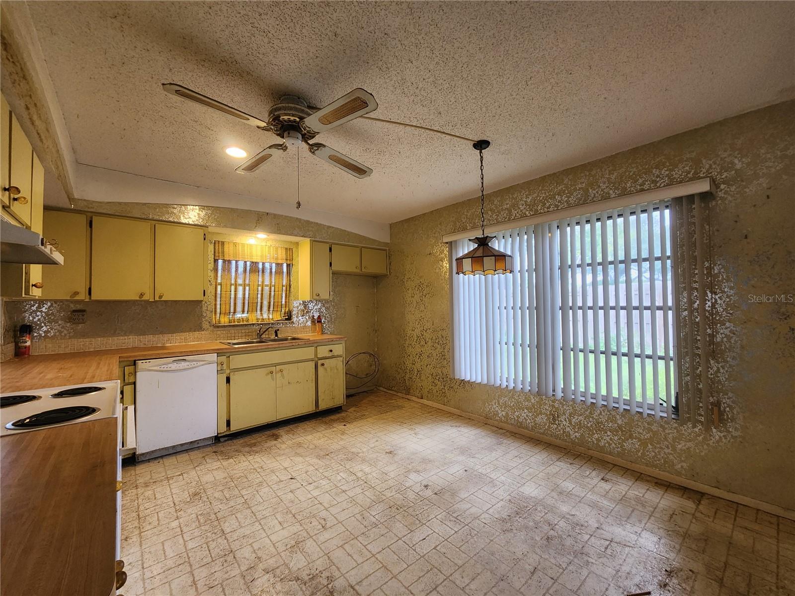 WOODS OF WHITFIELD - Residential