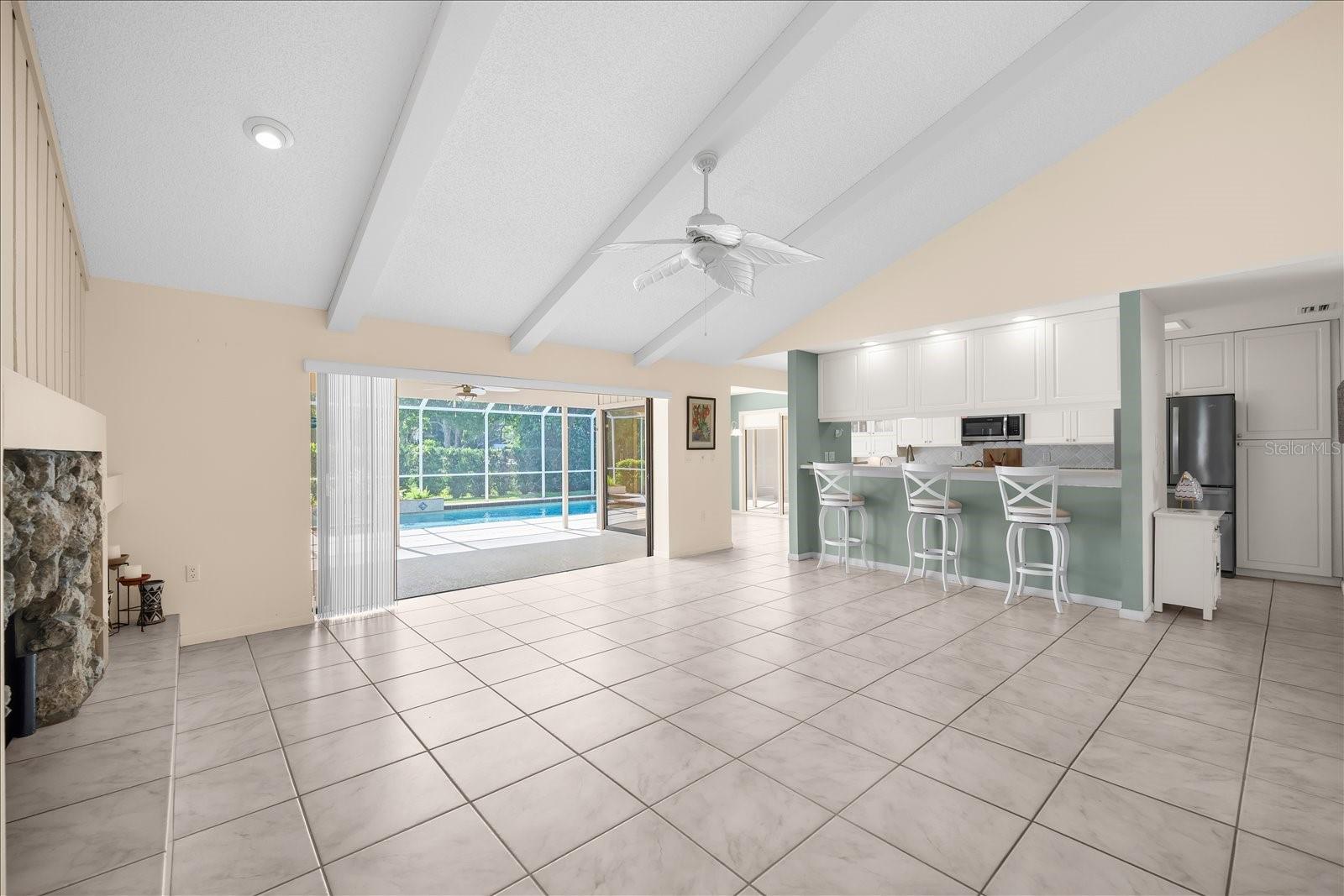 COUNTRY PLACE - Residential