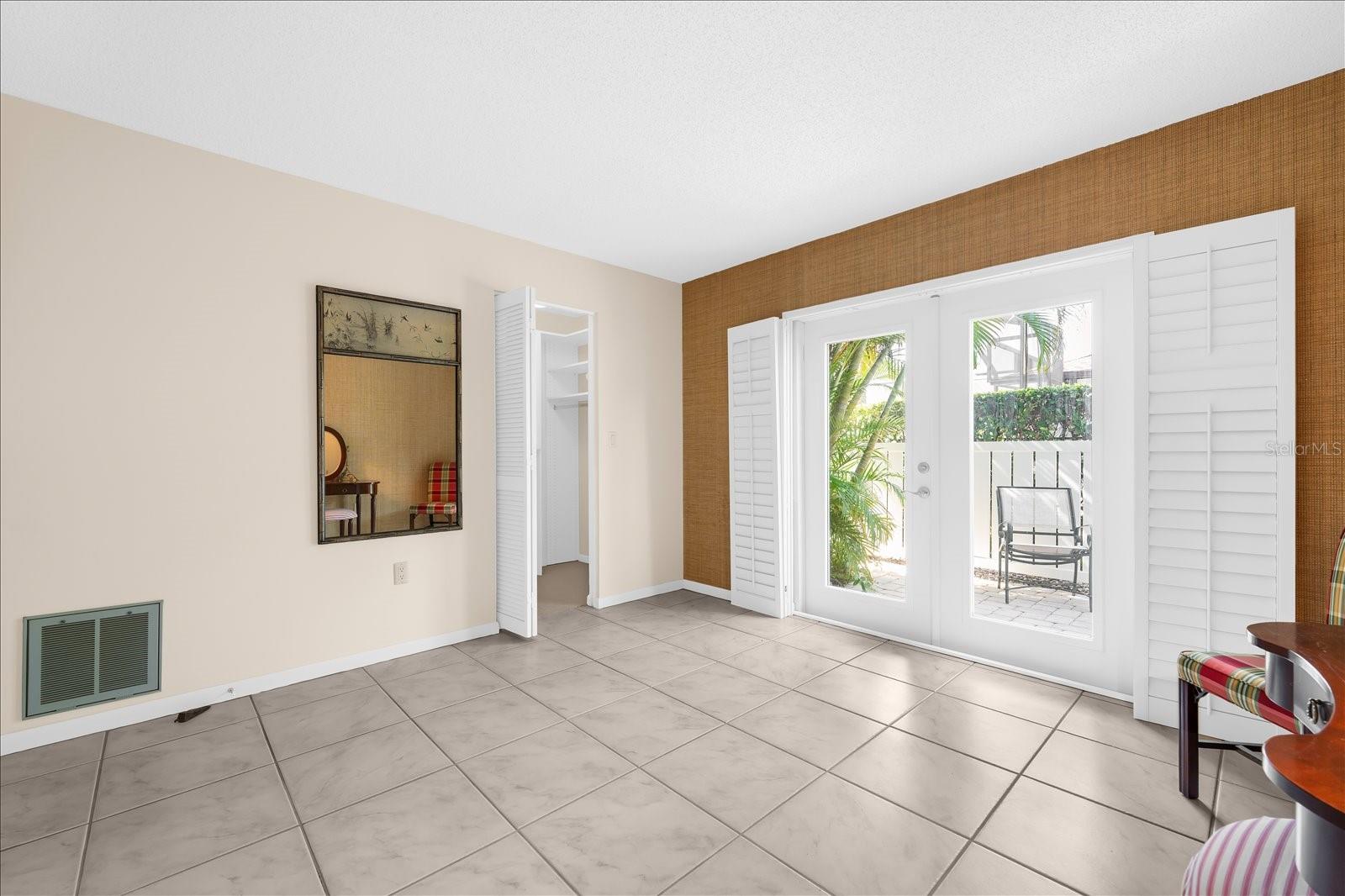 COUNTRY PLACE - Residential