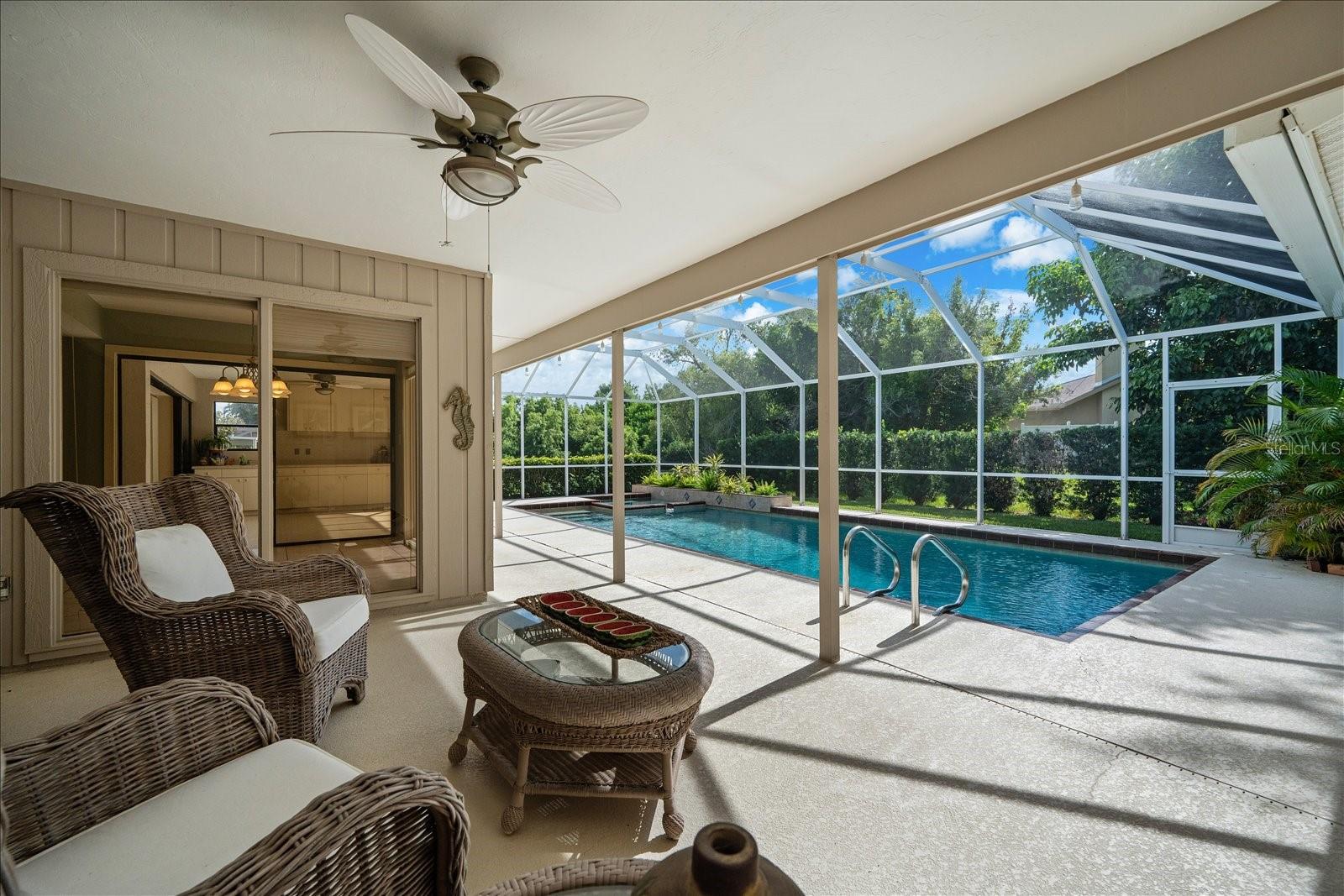 COUNTRY PLACE - Residential