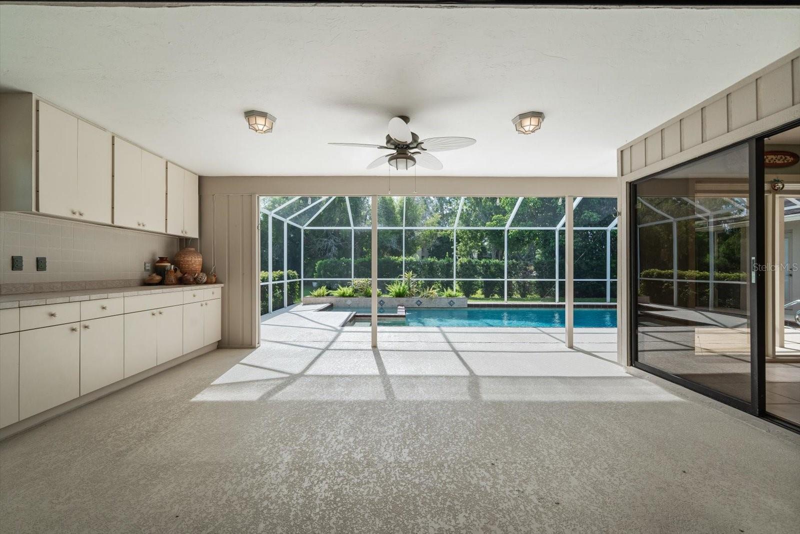 COUNTRY PLACE - Residential