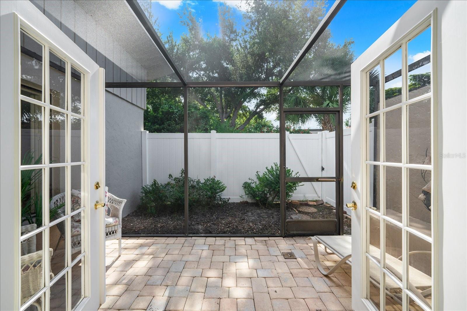 COUNTRY PLACE - Residential