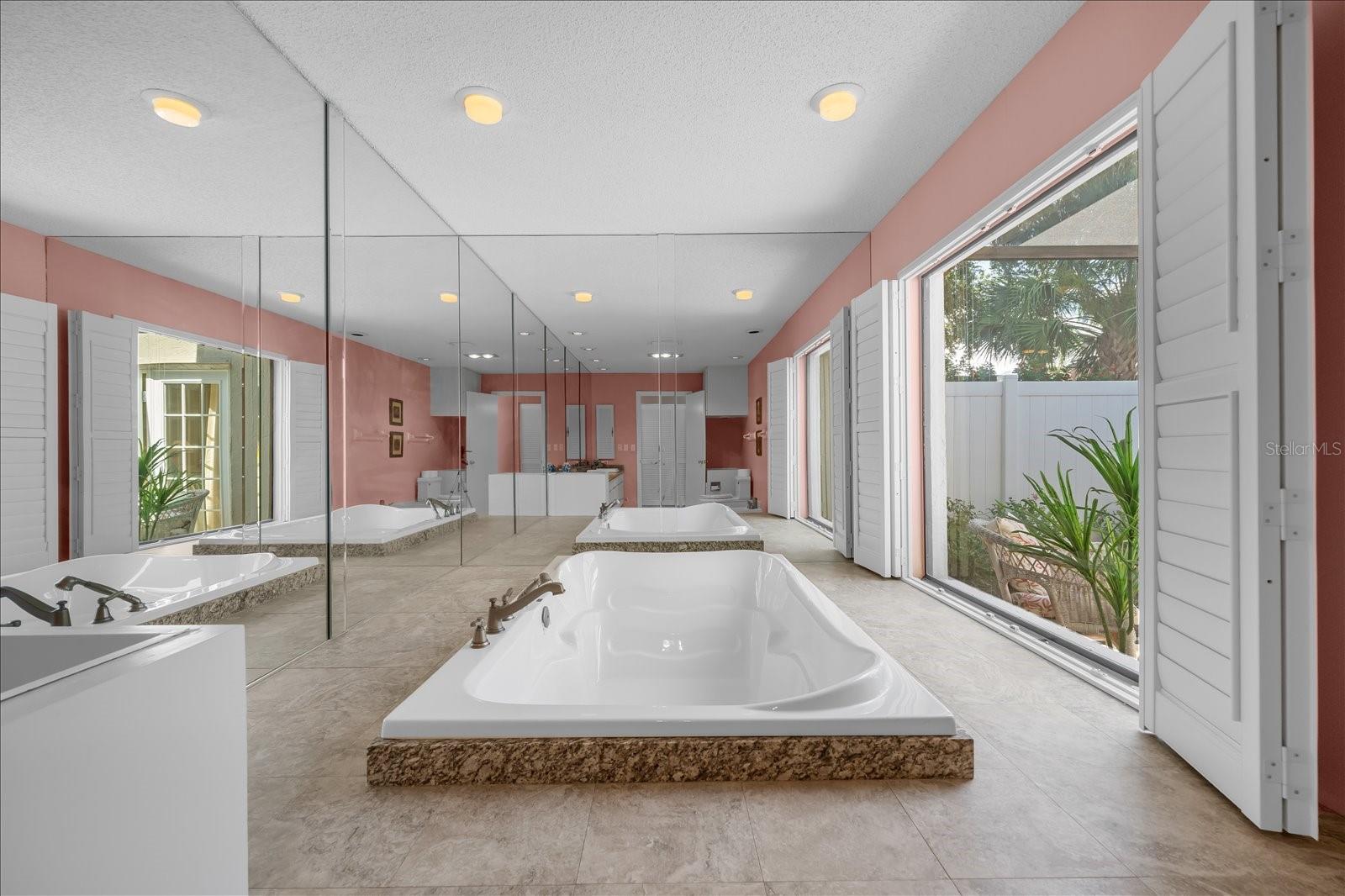 COUNTRY PLACE - Residential