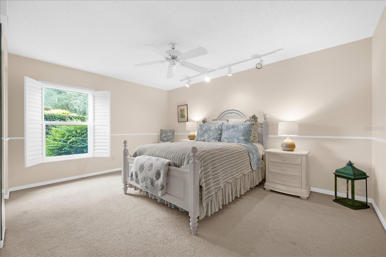 COUNTRY PLACE - Residential