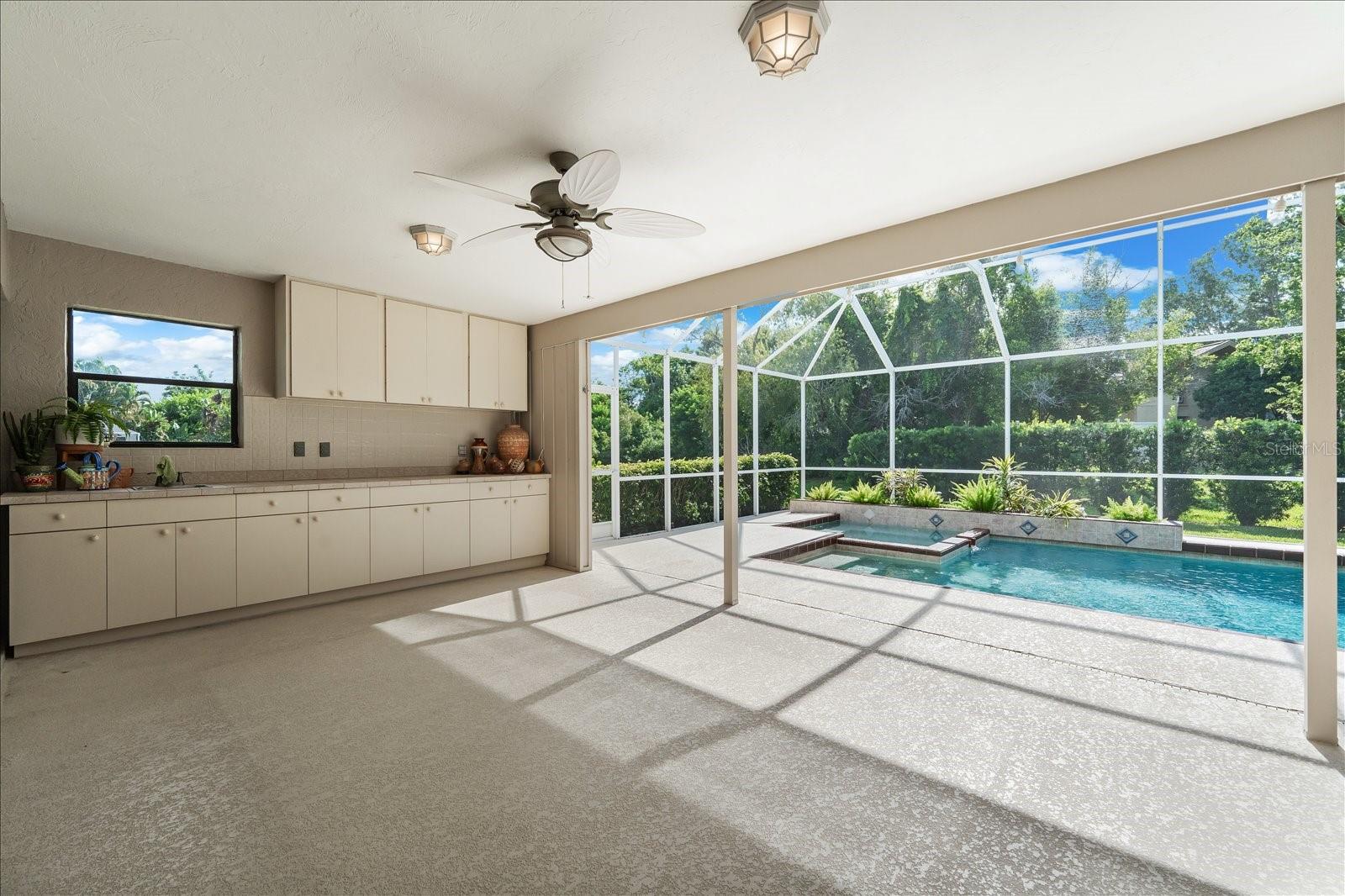 COUNTRY PLACE - Residential