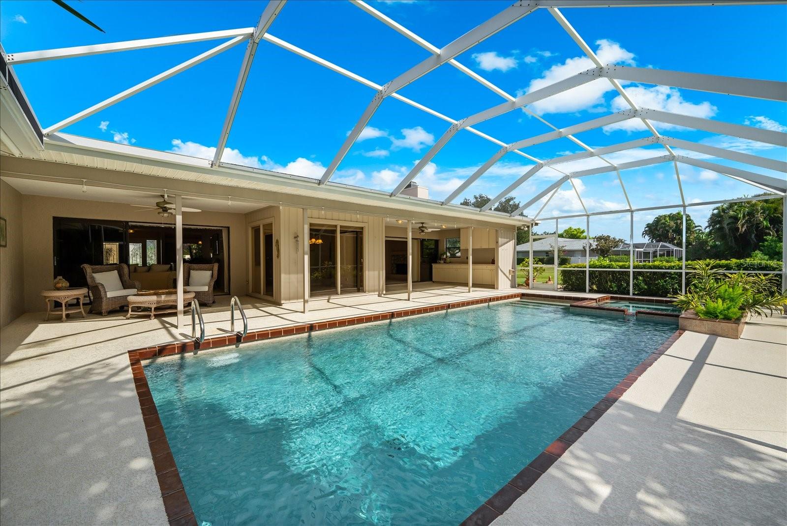 COUNTRY PLACE - Residential