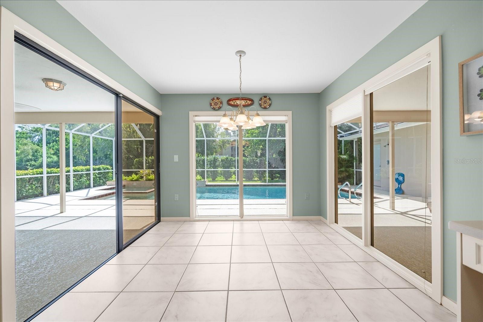 COUNTRY PLACE - Residential