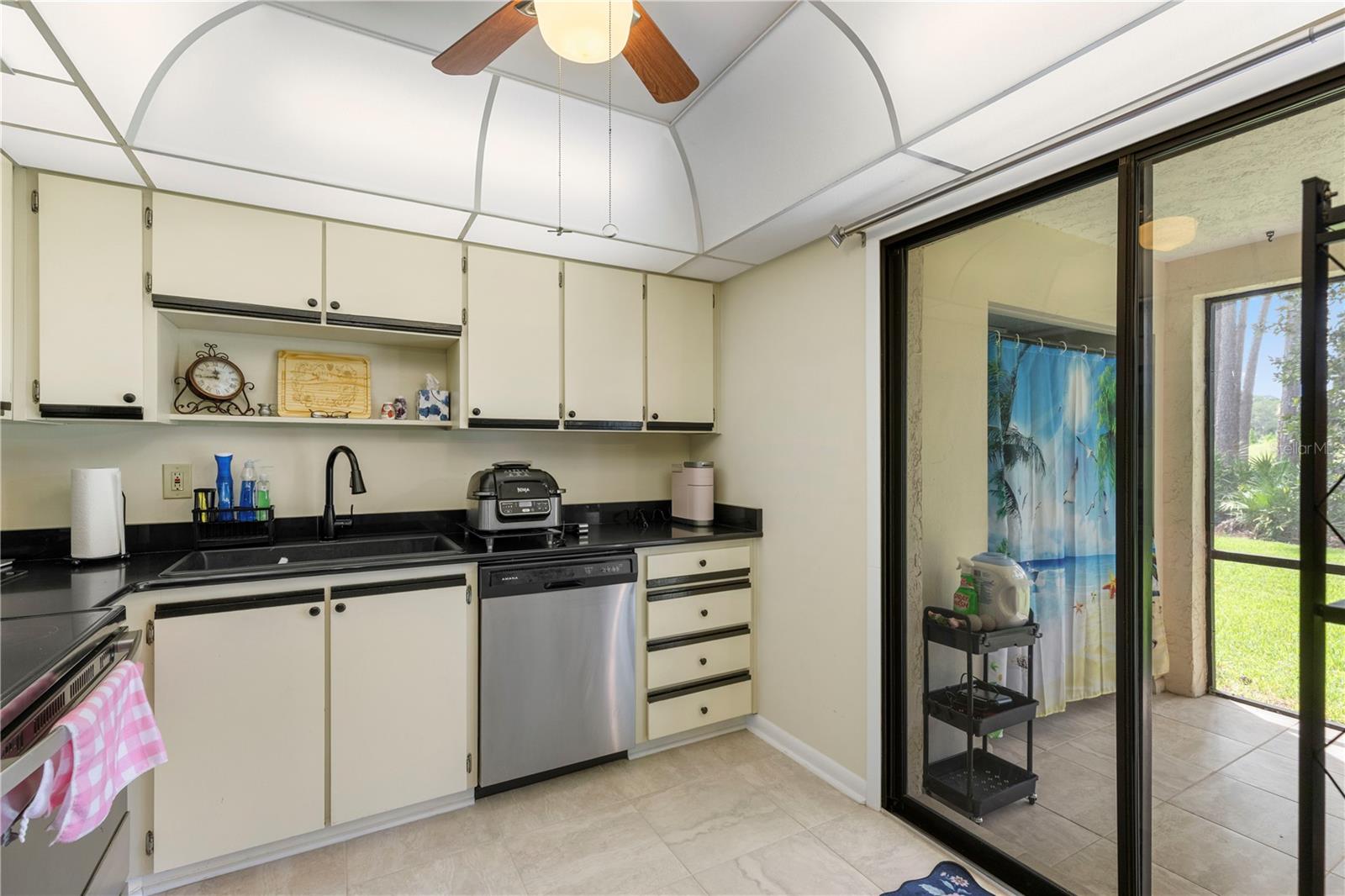 INDIGO POINT CONDO PH 01 - Residential