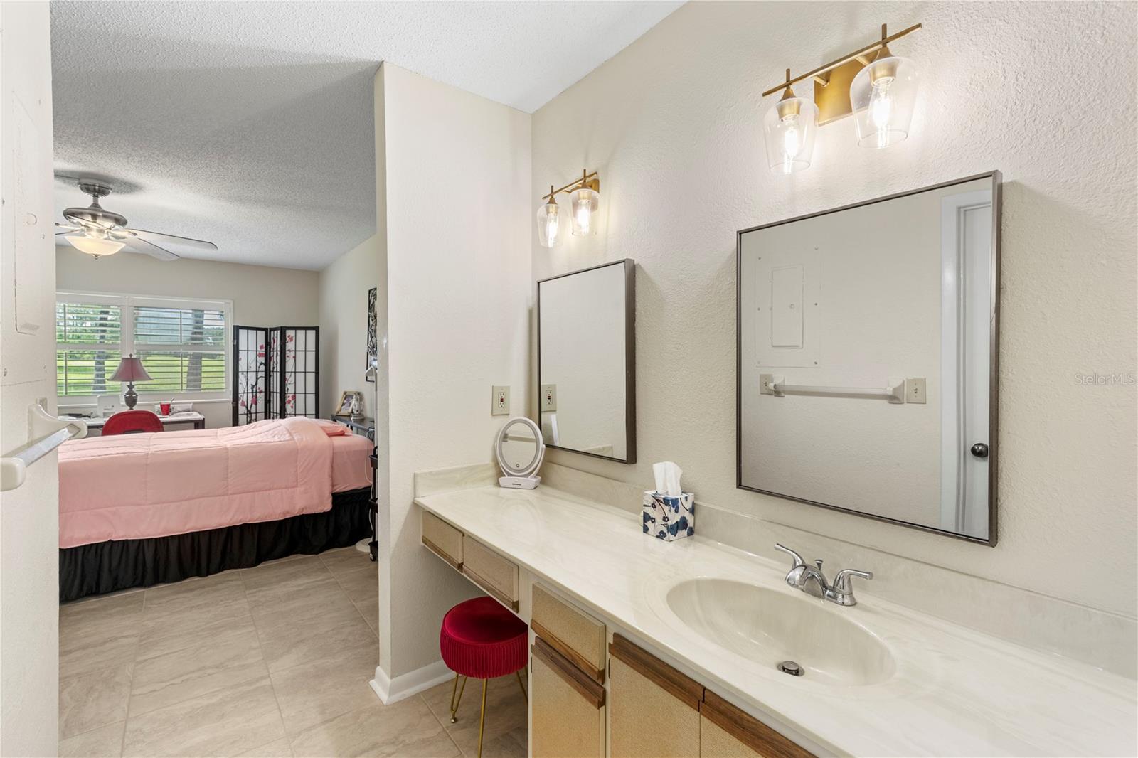 INDIGO POINT CONDO PH 01 - Residential