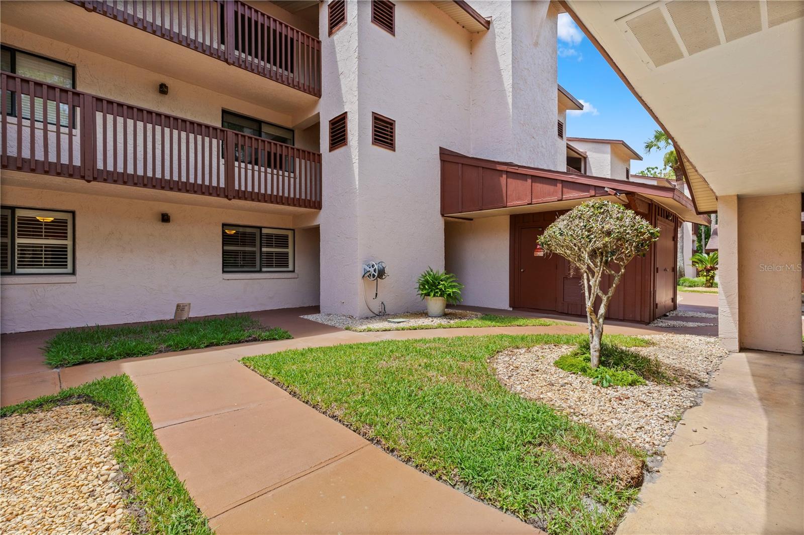 INDIGO POINT CONDO PH 01 - Residential