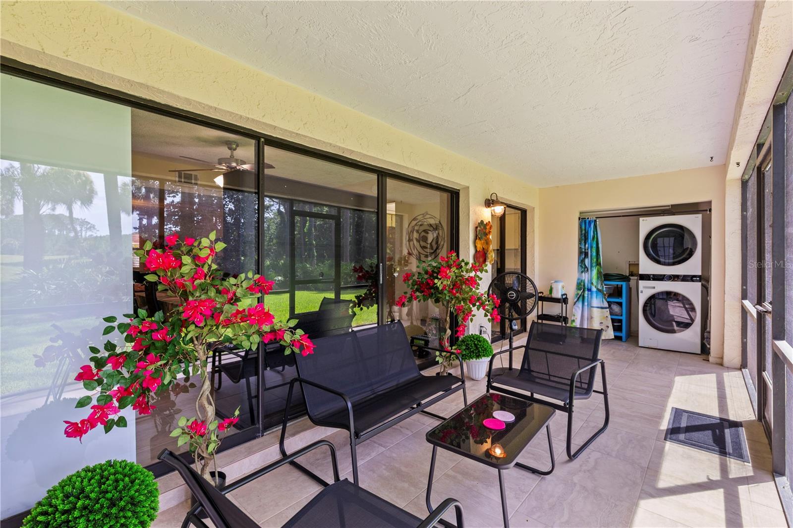 INDIGO POINT CONDO PH 01 - Residential