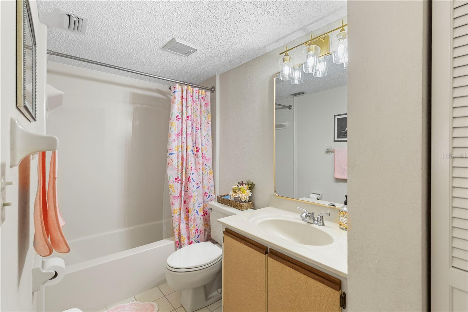 INDIGO POINT CONDO PH 01 - Residential