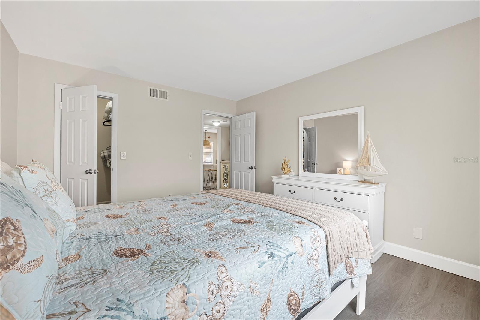GRANDVIEW CONDO - Residential