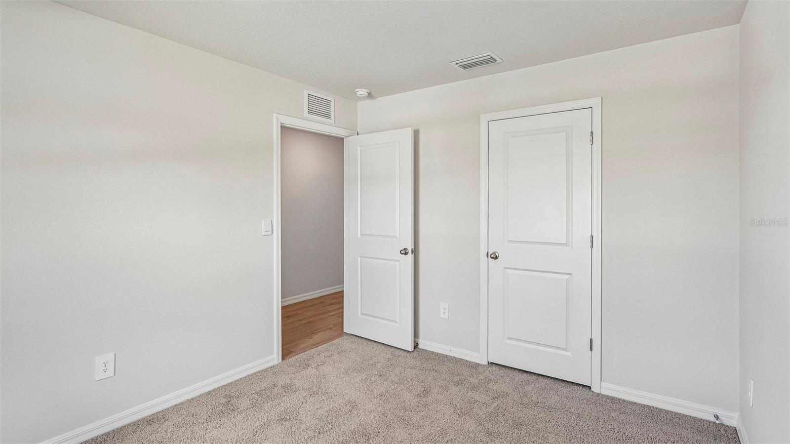 OAKFIELD LAKES - Residential