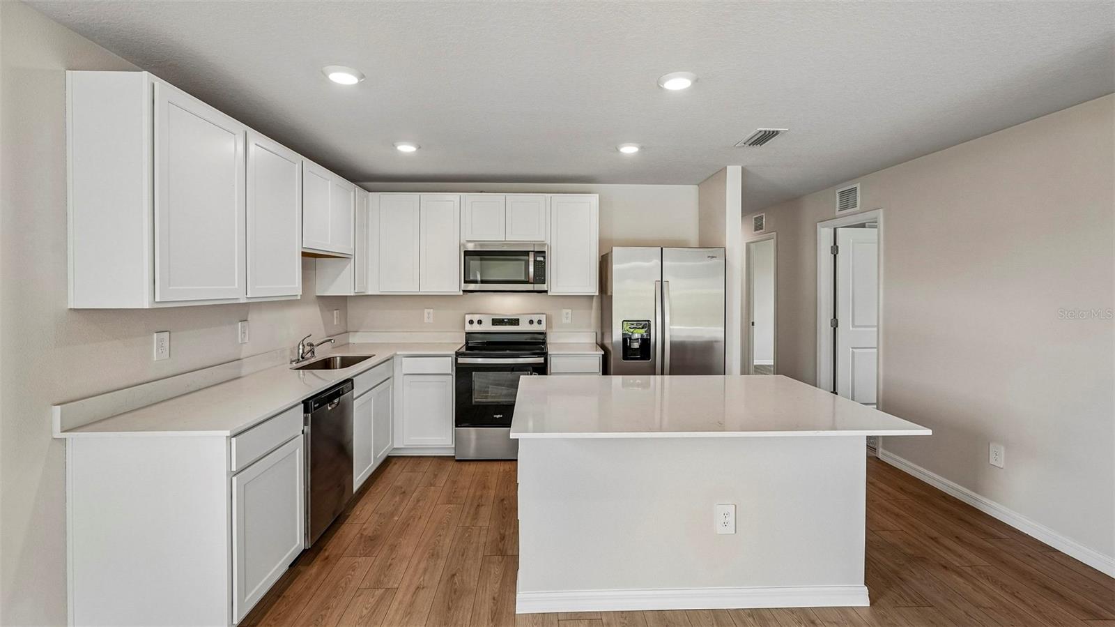 OAKFIELD LAKES - Residential