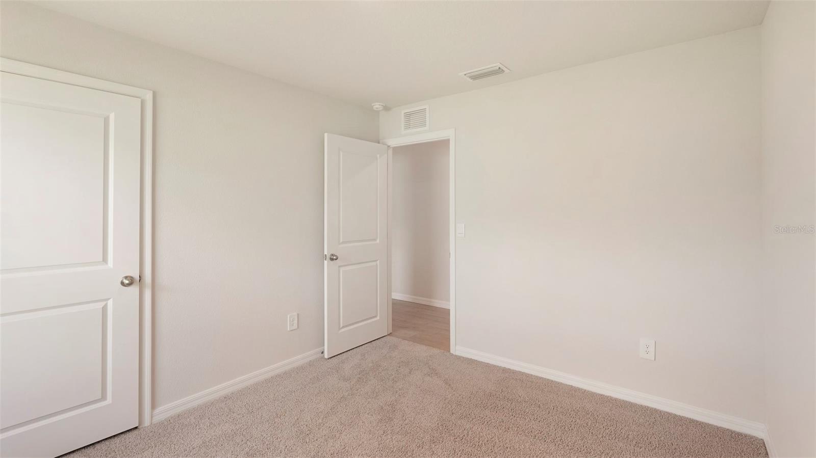 OAKFIELD LAKES - Residential