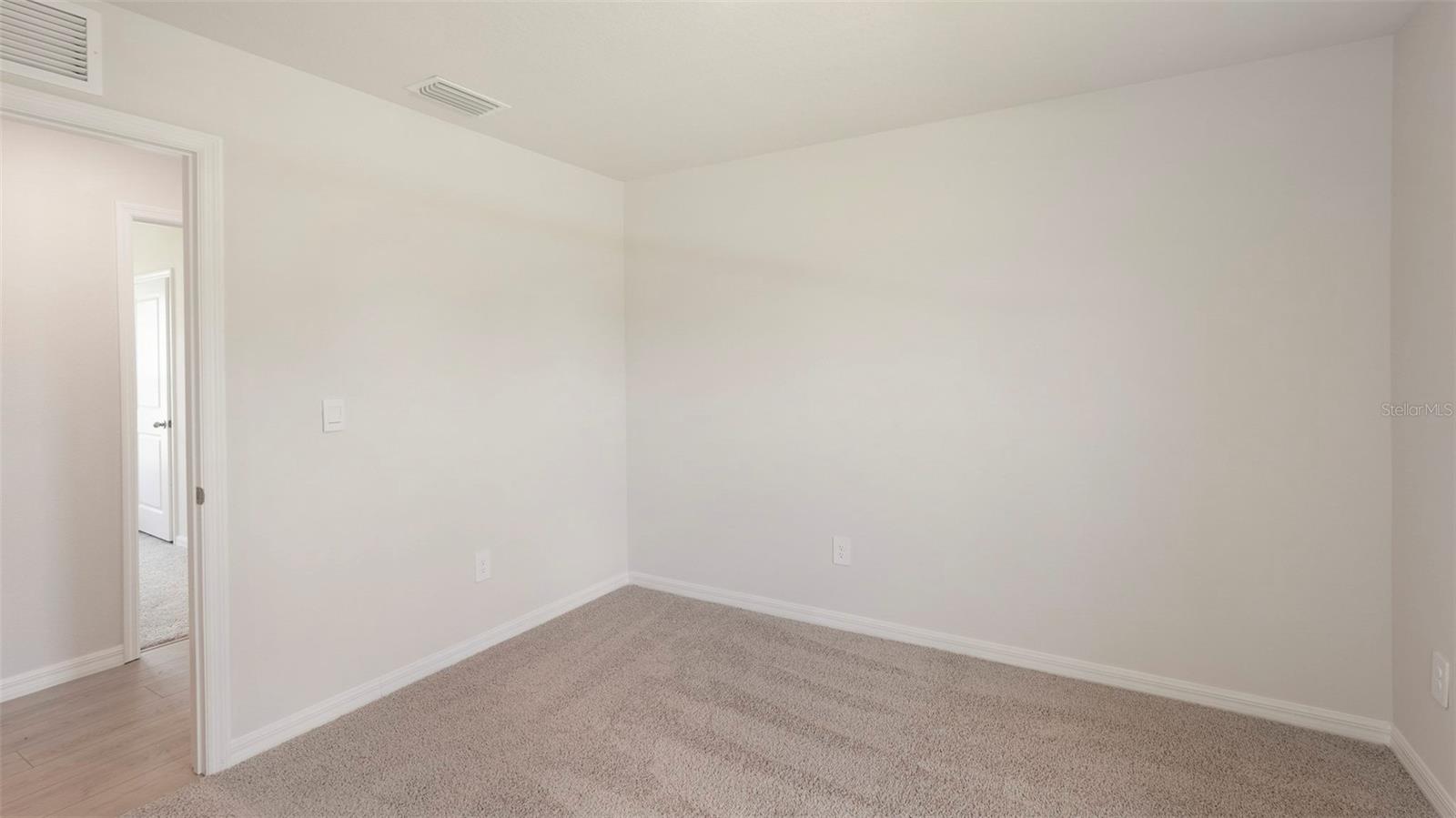 OAKFIELD LAKES - Residential